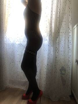 Public Photo of LadyHot84