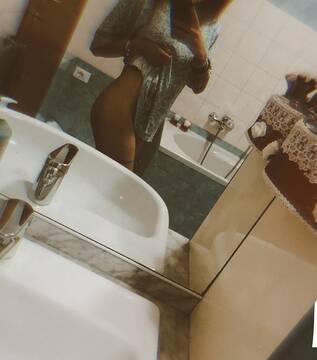 Mi guardo allo specchio